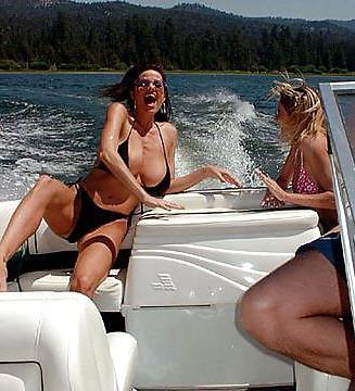 15P Young Kelly Shows Her Stunning Boobs