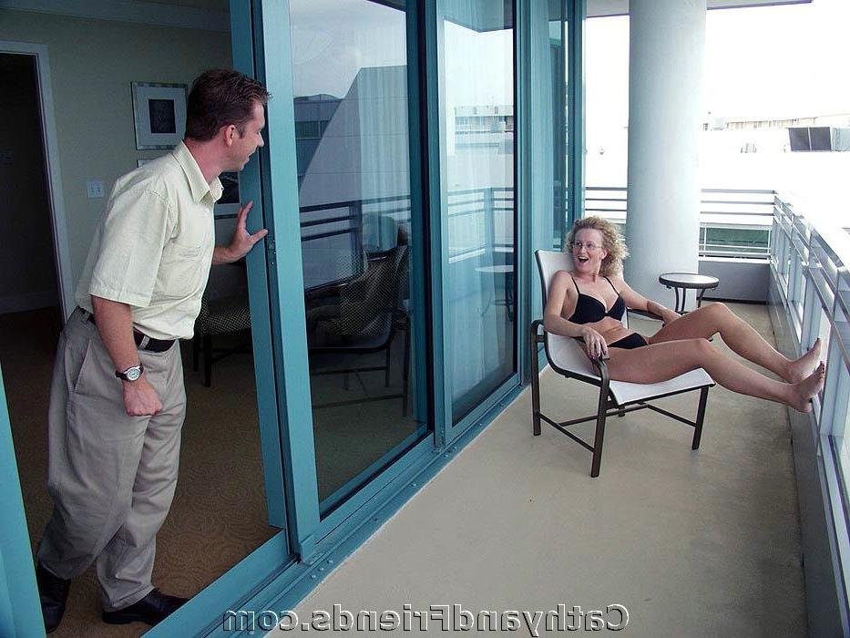 16P Amateur blonde babe takes thickcock sperm