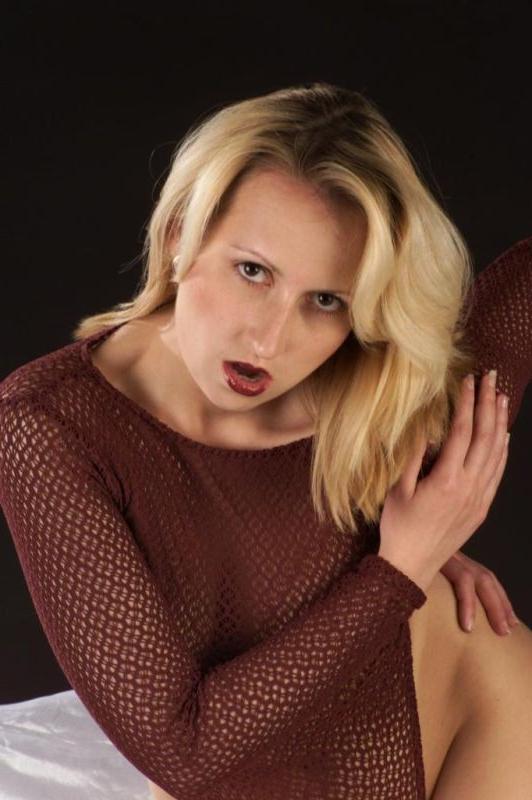 17P Big Tit Blonde In Tight Top Spreading Her Pink Snatch