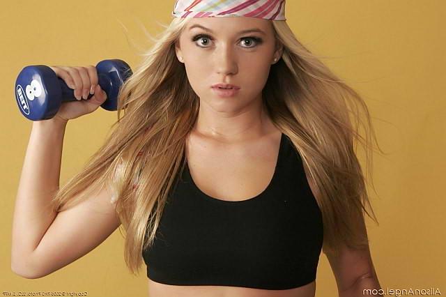 18P blonde honey stripping sports wear