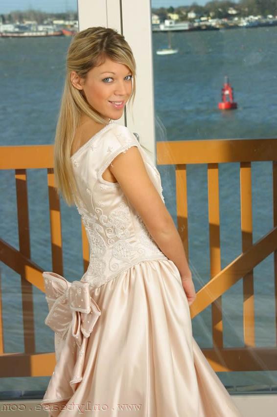 16P Married blonde teen babe in stockings