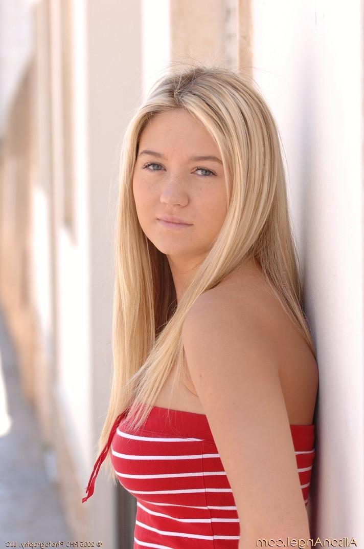15P Luscious blonde teen babes big tits