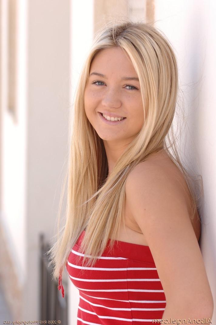 15P Luscious blonde teen babes big tits