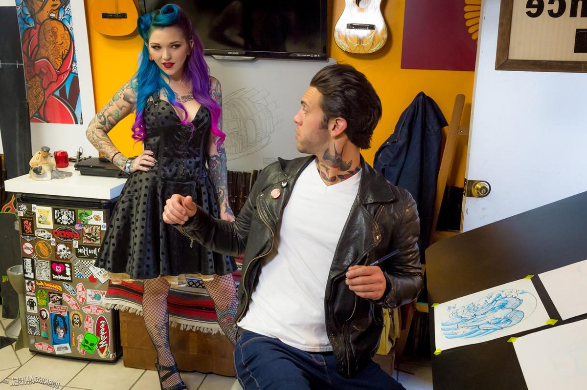 15P Kandy Kummings sucks and fucks the hunk from the tattoo shop