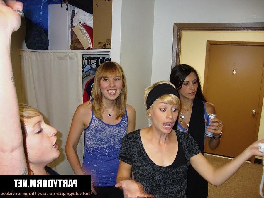 16P Crazy and sexy college girls from Florida dared to run around on