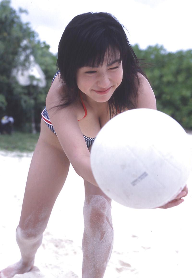 25P Japanese Bikini Babes-Nonami Takizawa (2)