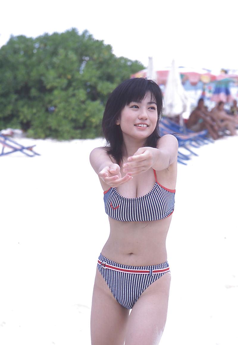 25P Japanese Bikini Babes-Nonami Takizawa (2)