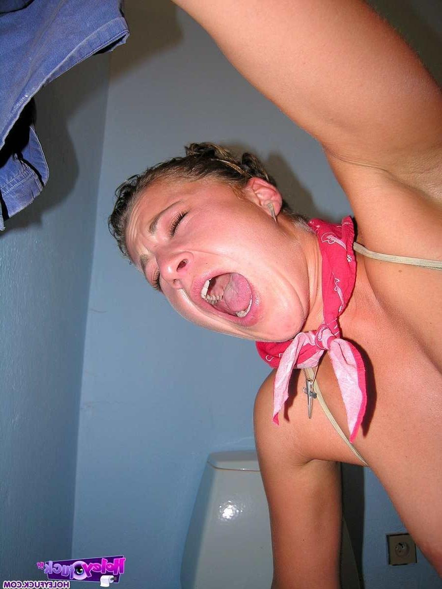 14P Amateur slut sucking a cock through a glory hole