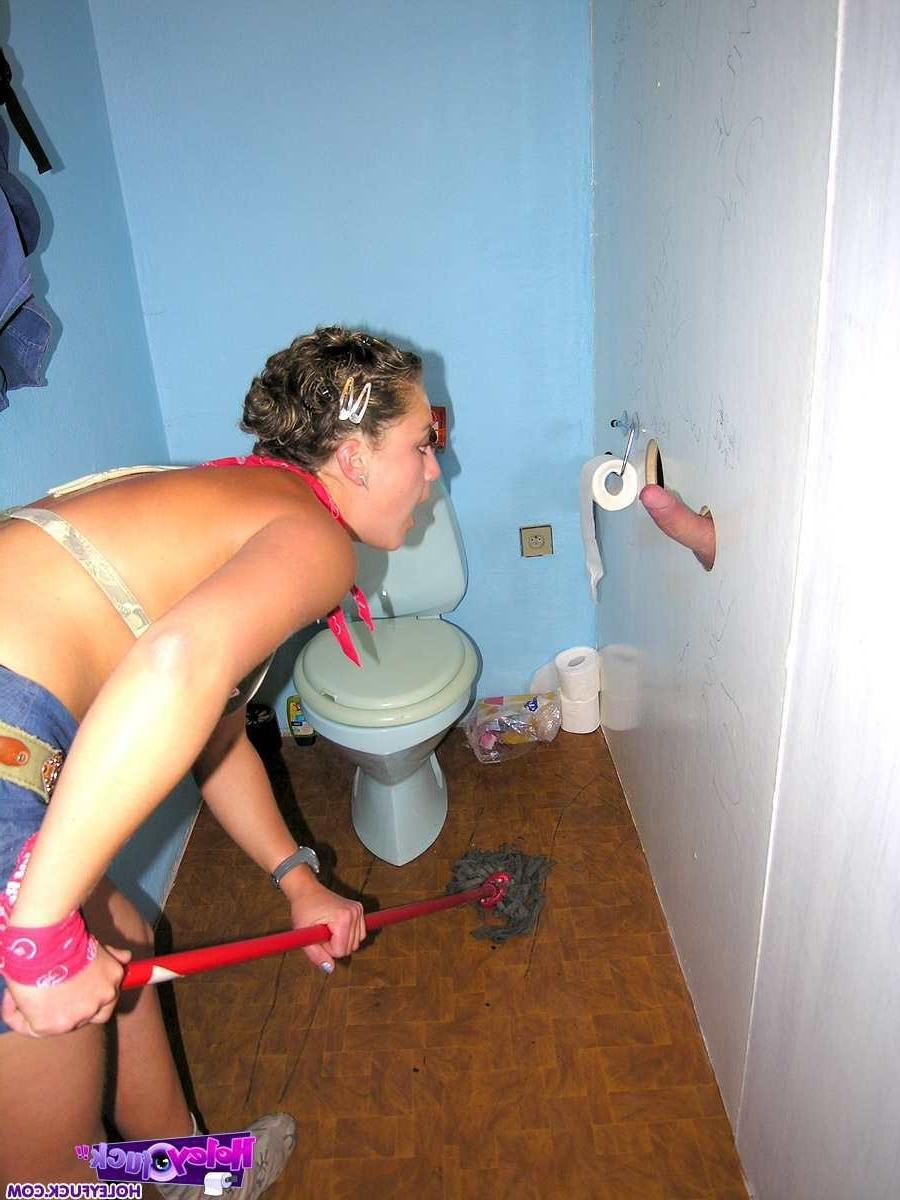 14P Amateur slut sucking a cock through a glory hole