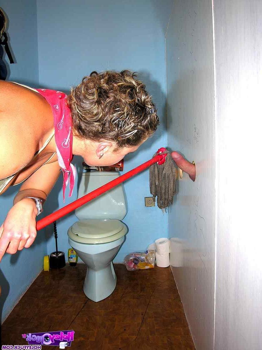 14P Amateur slut sucking a cock through a glory hole