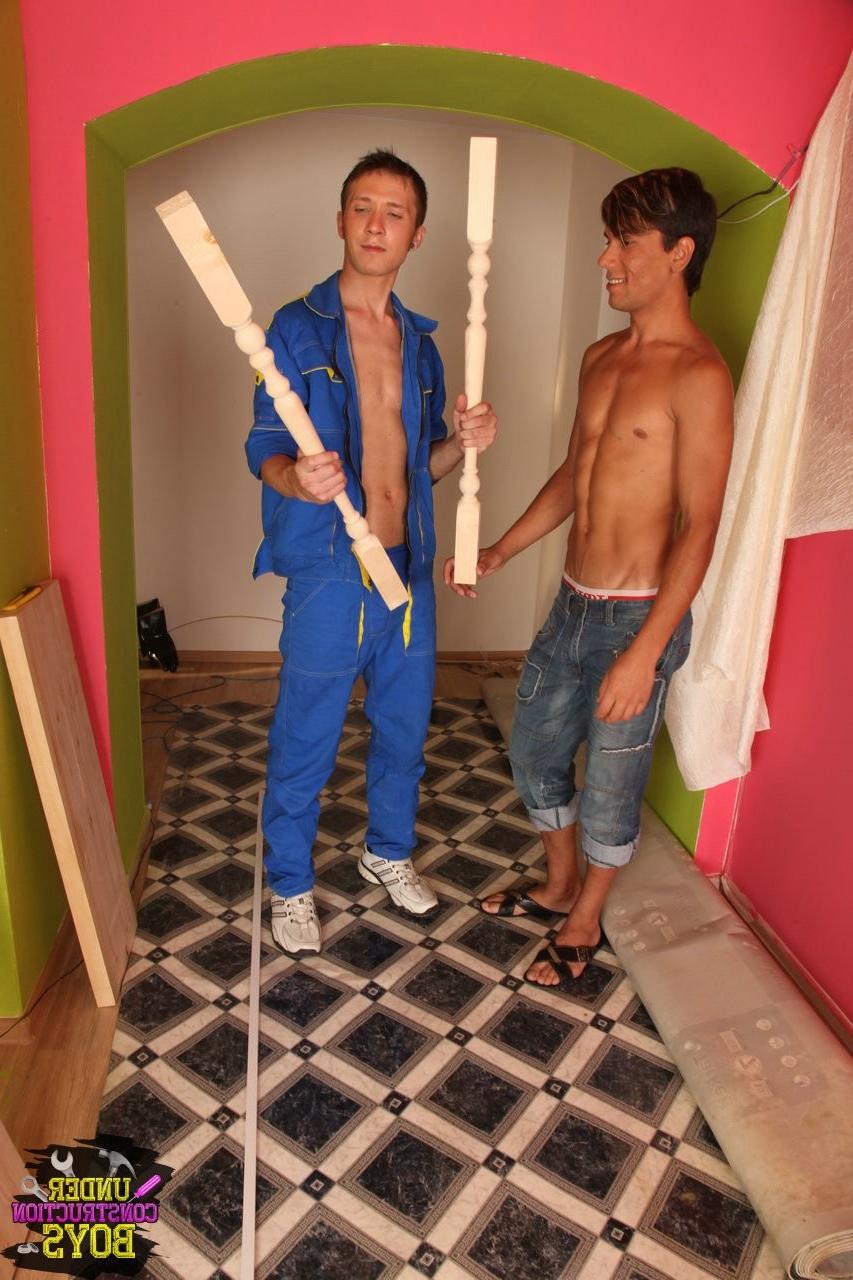 12P Construction workers spice up their daily toil by hot gay sex