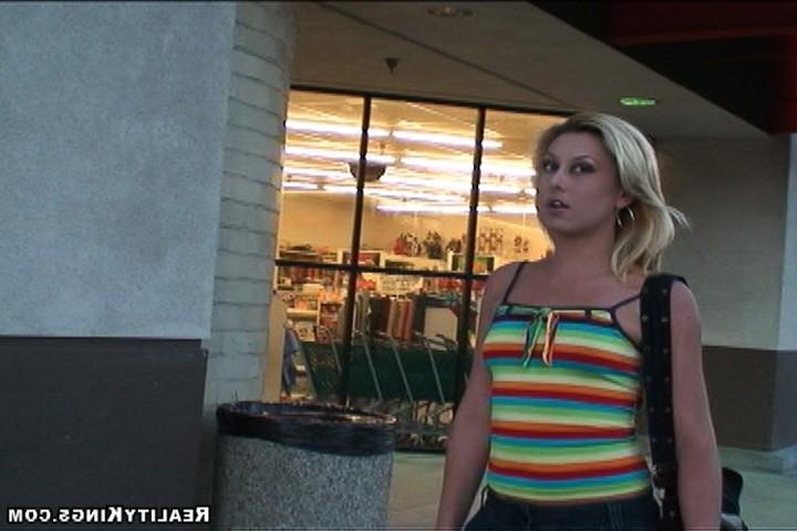 14P Roxy has been caught on spy cam sucking the cock in these hidden video mpgs