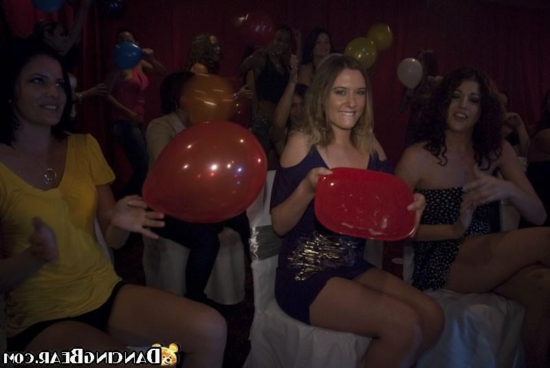 16P These girls go crazy for cum on a plate