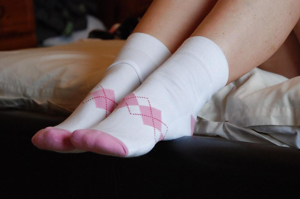 14P Dee sexy feet in socks awsome