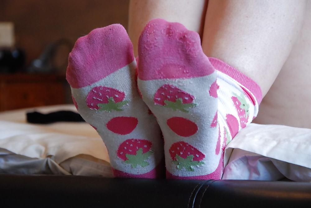 14P Dee sexy feet in socks awsome