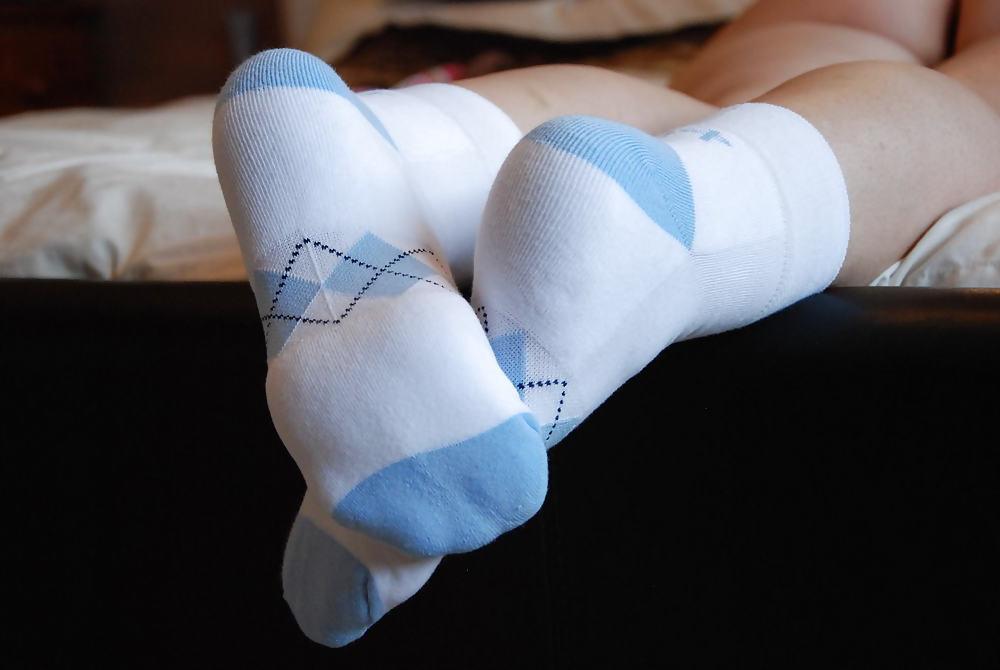 14P Dee sexy feet in socks awsome