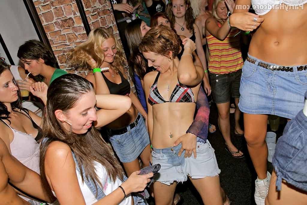 16P Amateur chickes sucking and fucking crazy