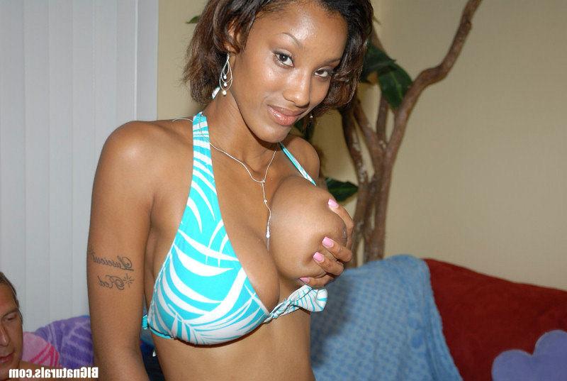 15P Super cute big tittied babe gets crazy here in these pics