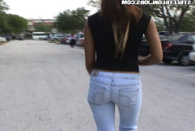 15P Poor cutie gets caught on spy cam givin a bj for a few bucks