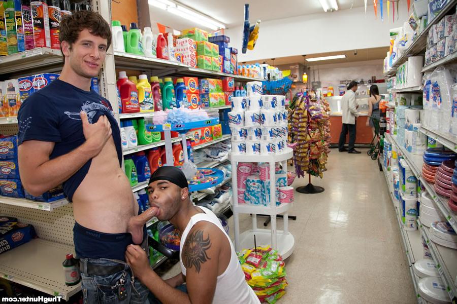 15P Gays hardcore in a shop