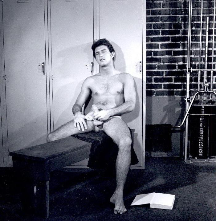 12P Retro solo gay masturbation pictures