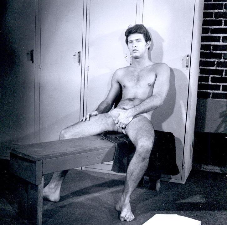 12P Retro solo gay masturbation pictures