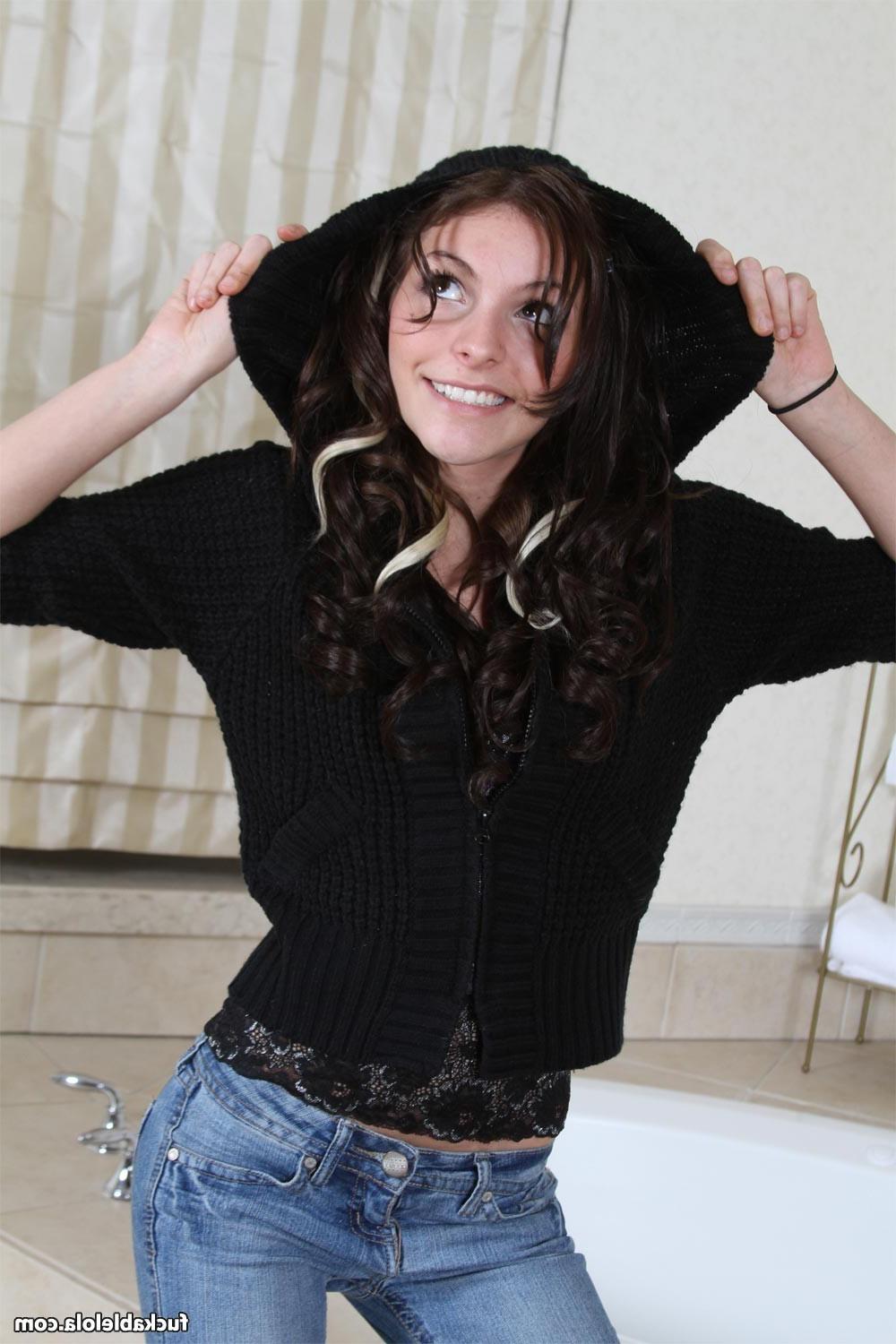 16P Slim teen in jeans