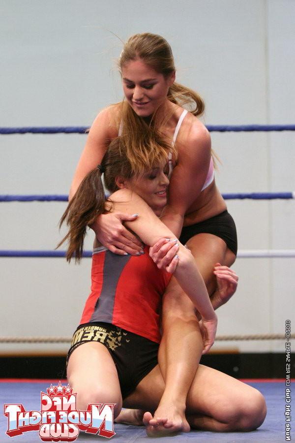 16P Nelly Sullivan in domination fight with lesbian
