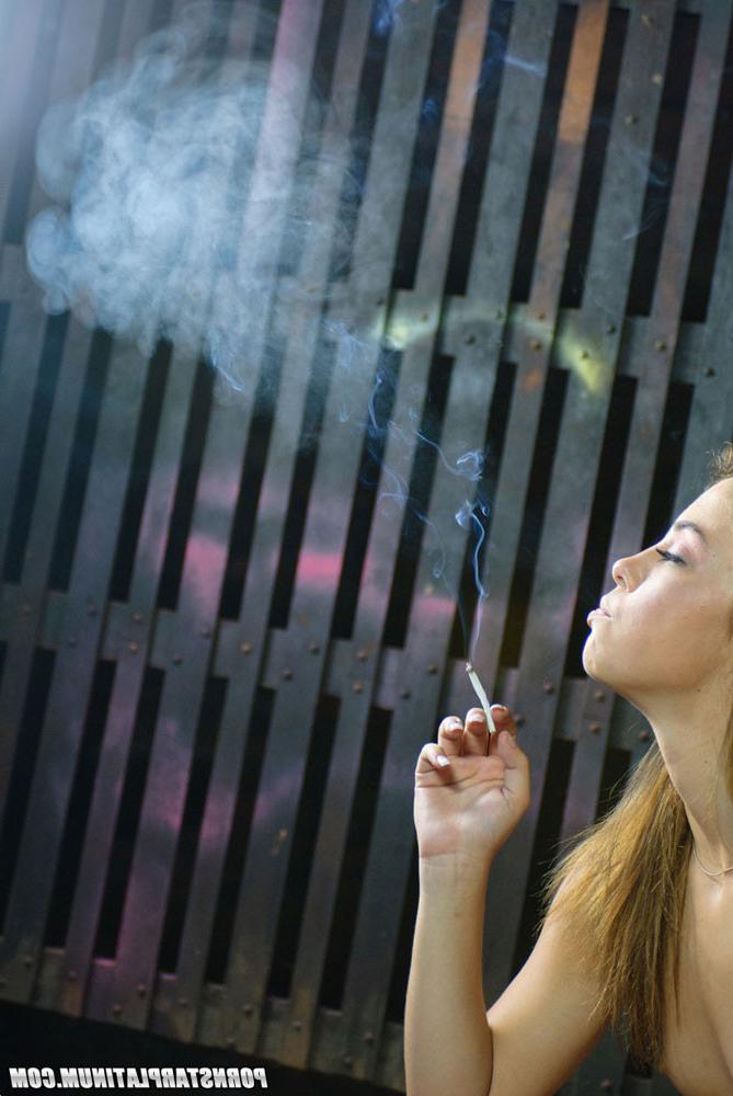 15P Gigi Rivera getting high as a kite
