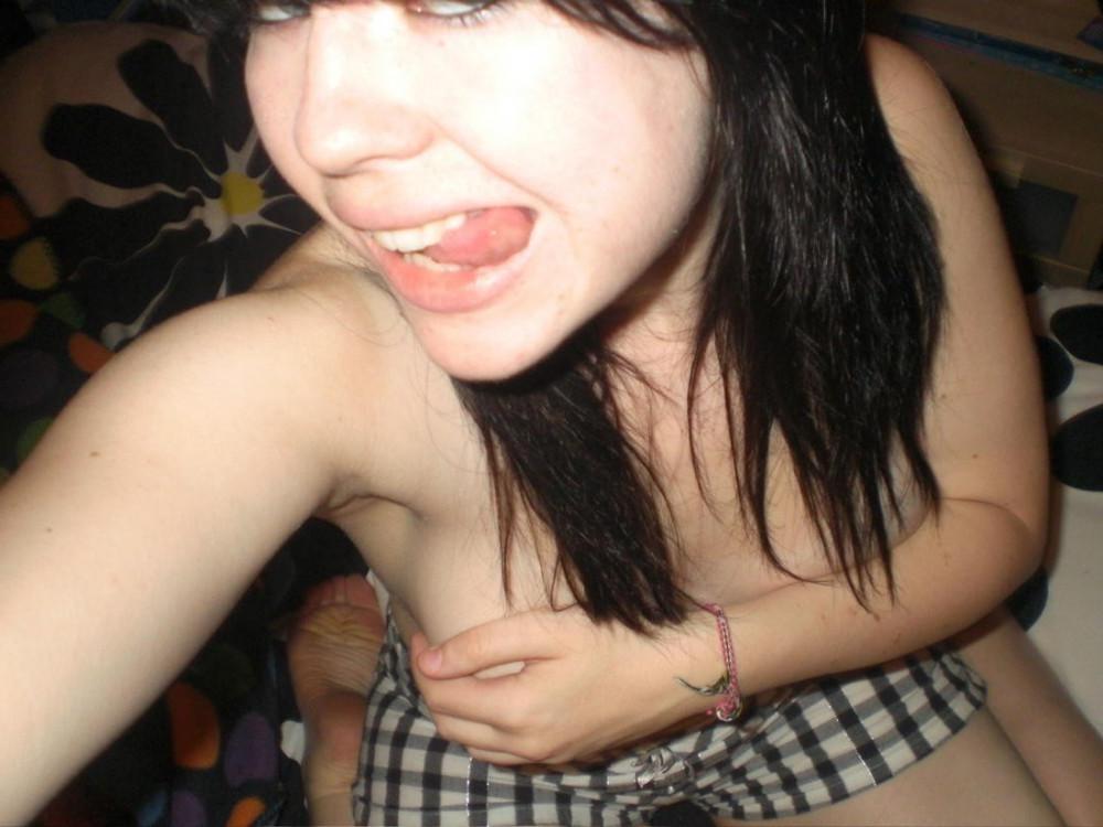 12P Brunette Teen Emo Nude Pics