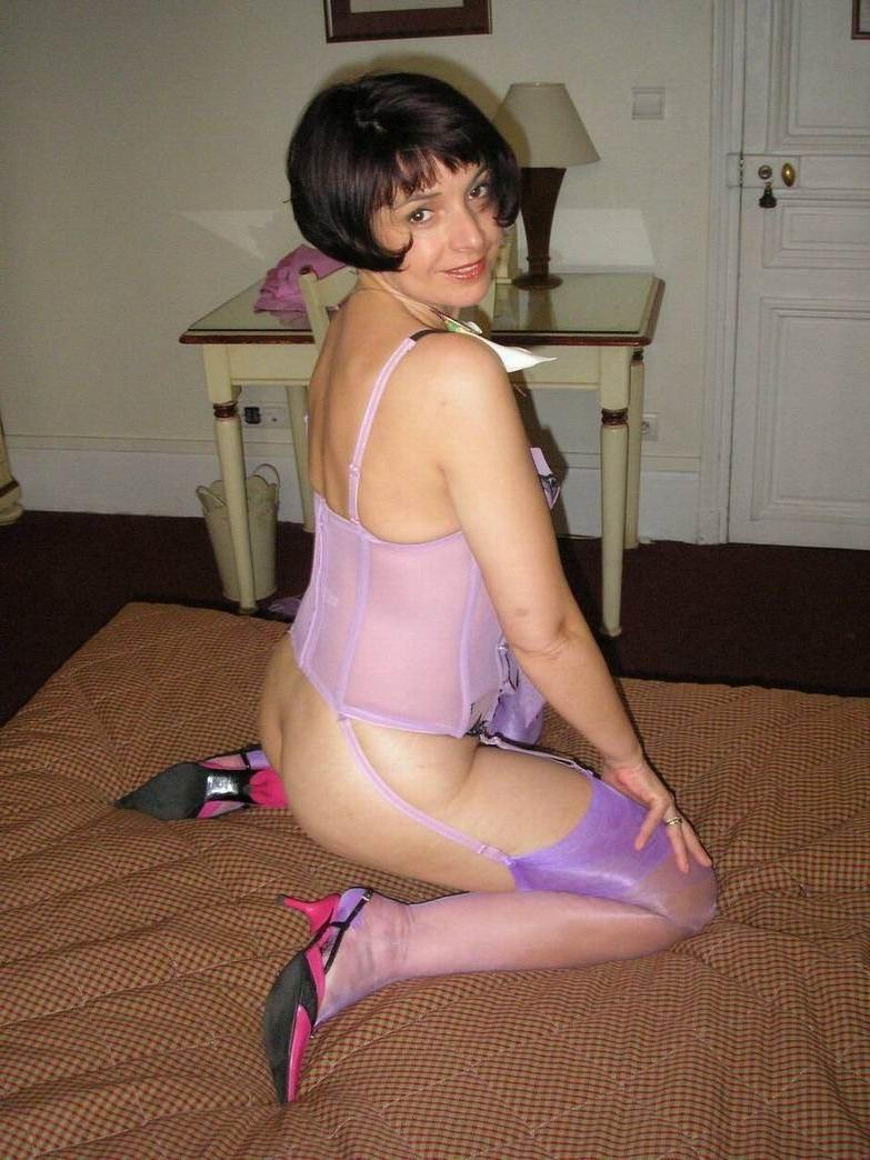 15P Amateur wife nathalie in sexy nylon stockings