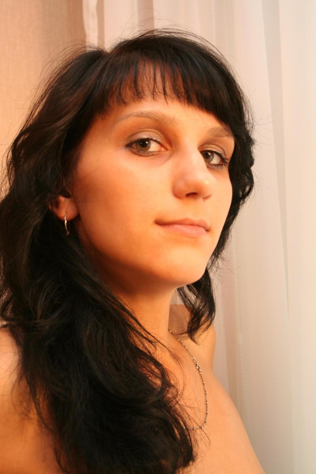12P This skinny petite russian amatuer loves to show off