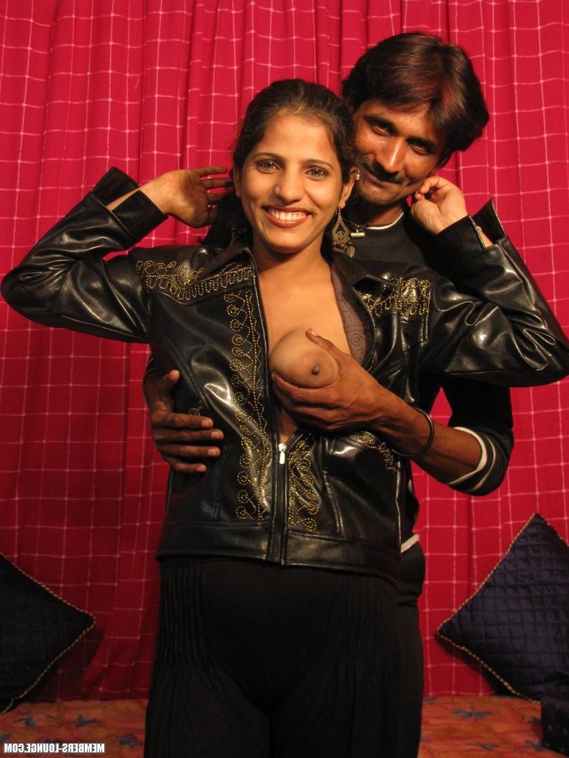 15P Robb With Honey Hot Couple ready to Fuck