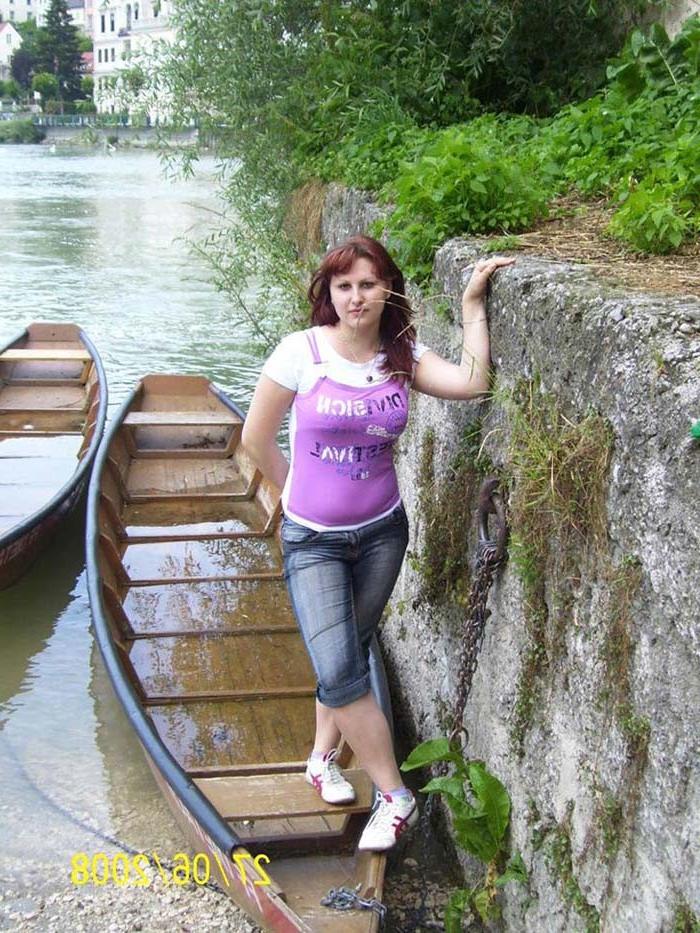 20P Amateur wife showing her nice boobs