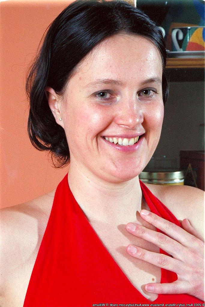 15P Chubby milfs hairy snatch
