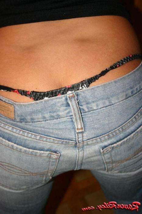 14P American teen babe doing the tease