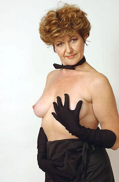 16P Nice Perky Titted Milf Spreads Her Shaven Haven