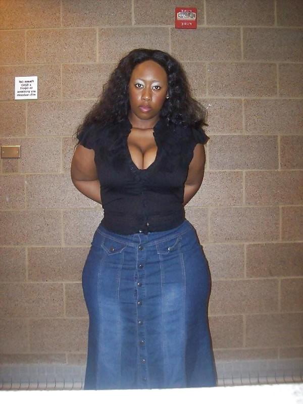 12P Tall Hippy Big Titty Honey