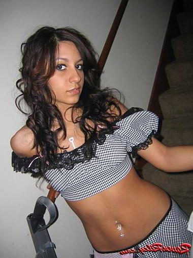 20P Brunette maid spreading pantyless