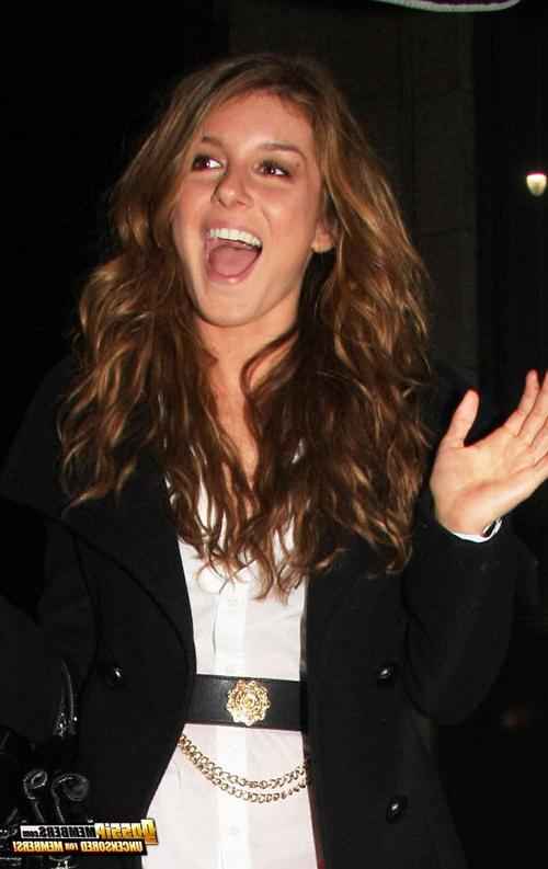15P Shenae Grimes caught in revealing outfits