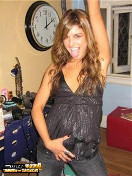 15P Shenae Grimes caught in revealing outfits