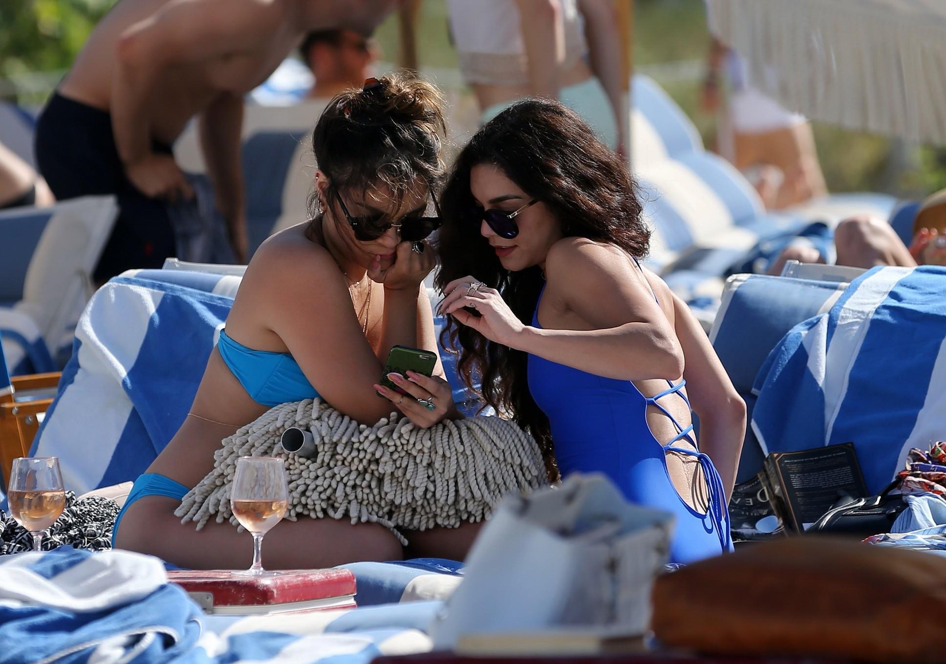 16P Vanessa Hudgens showing perfect bikini ass crack