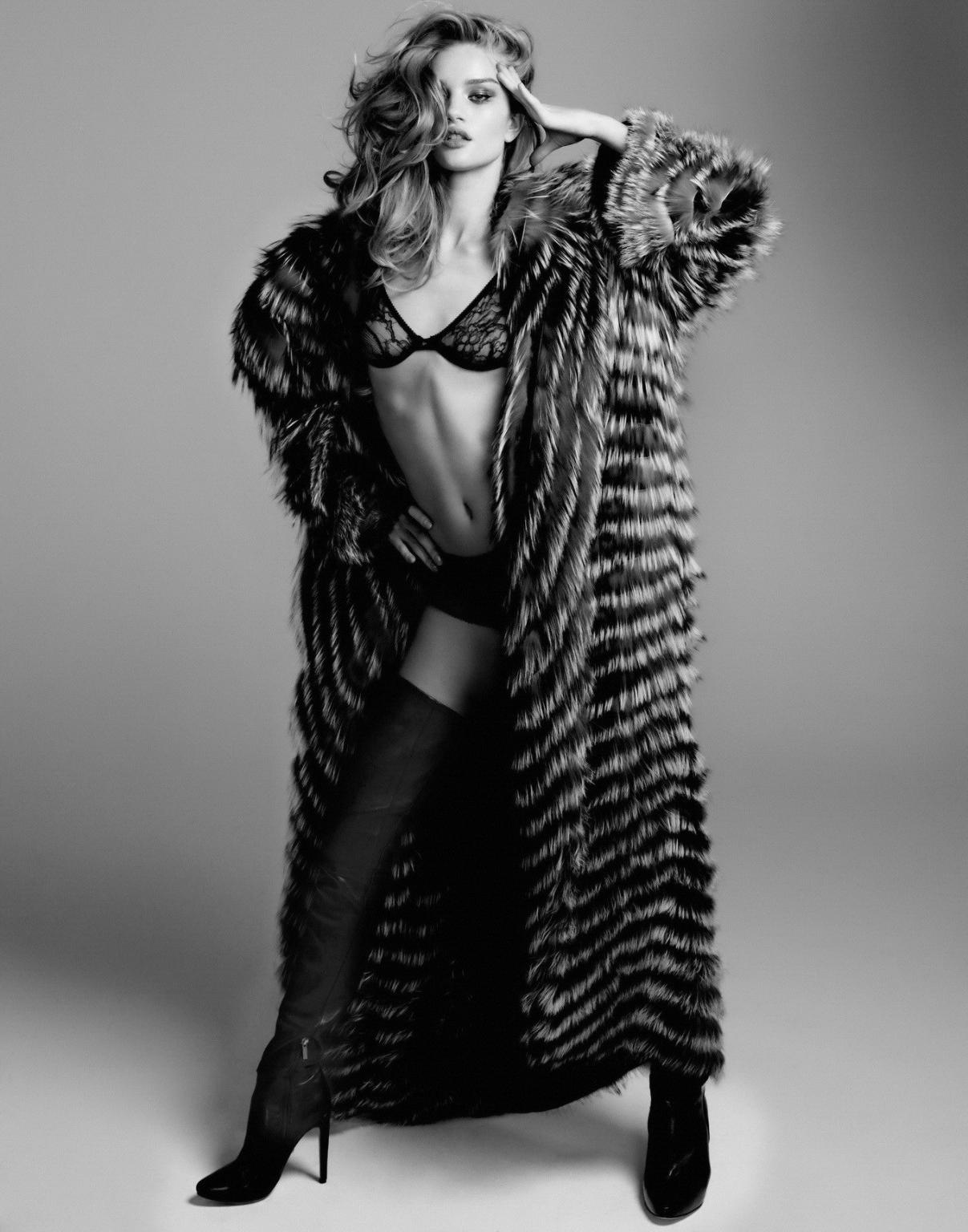 16P Rosie HuntingtonWhiteley toples photoshoot by Yu Tsai
