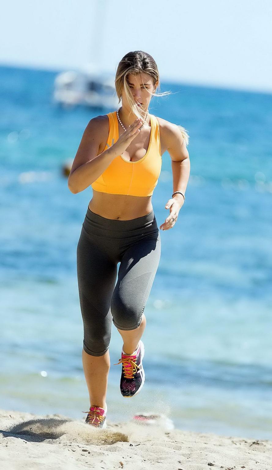 16P Amy Willerton busty in sports bra and leggings