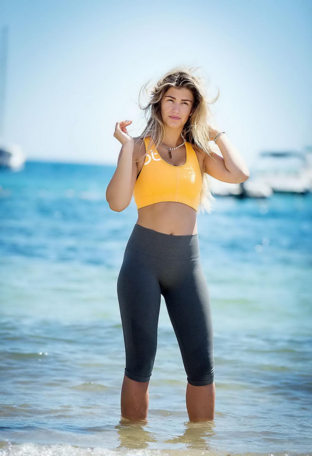 16P Amy Willerton busty in sports bra and leggings