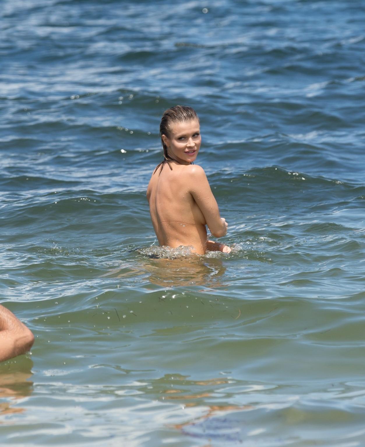 16P Joanna Krupa caught topless and fucking hard at the beach in Miami