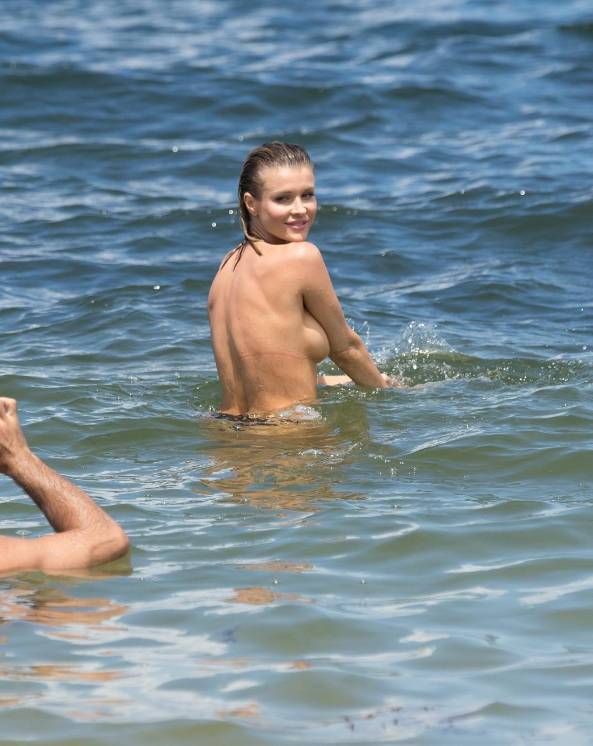16P Joanna Krupa caught topless and fucking hard at the beach in Miami