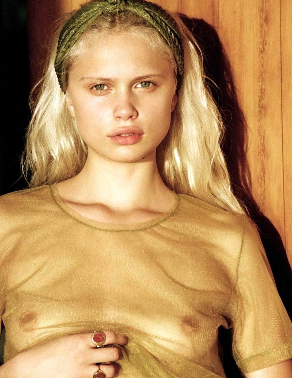 16P Delilah Parillo showing off her boobs and ass in Vogue Spain June 2015 issue