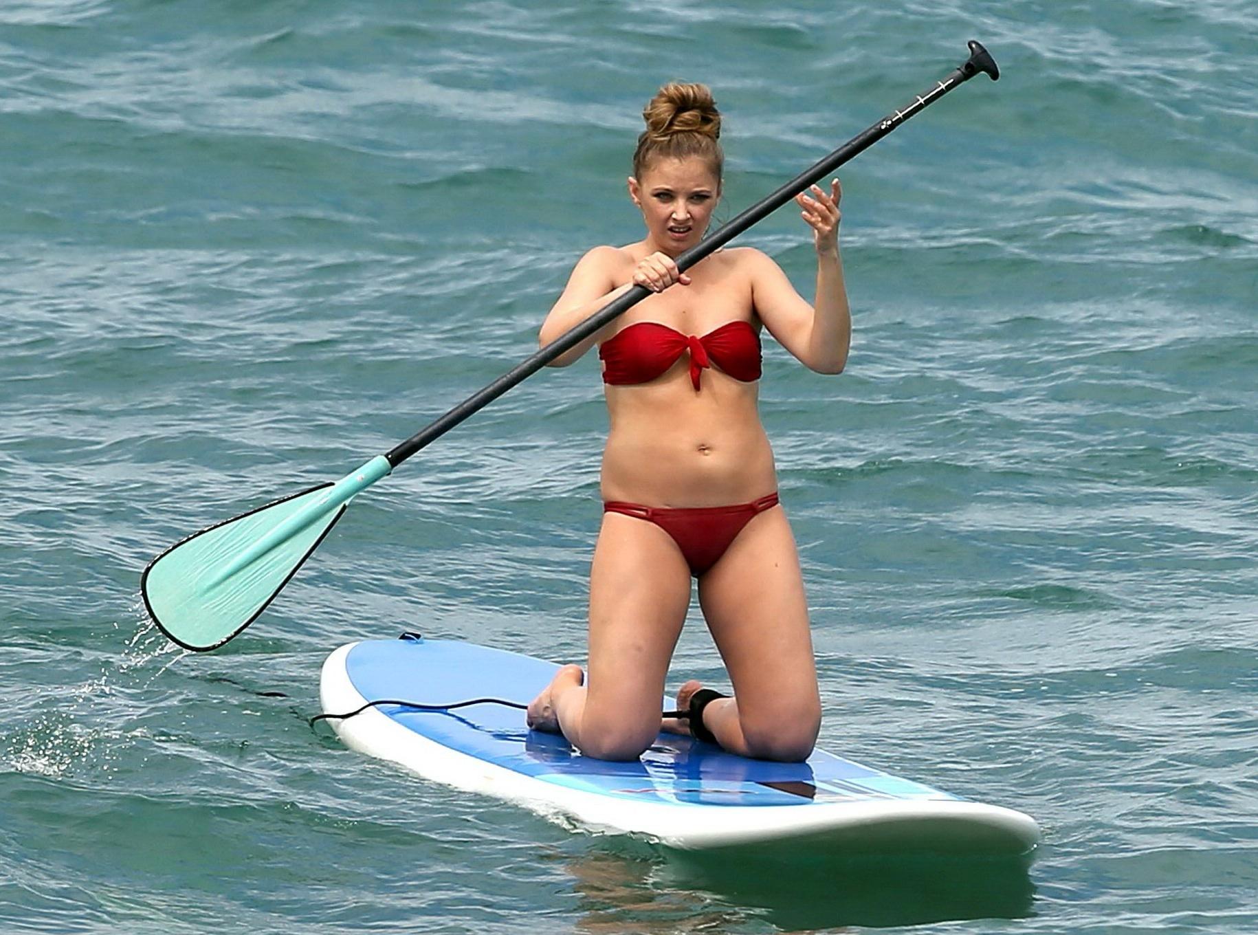 16P Elisabeth Harnois bikini malfunction showing ass crack at a beach in Maui