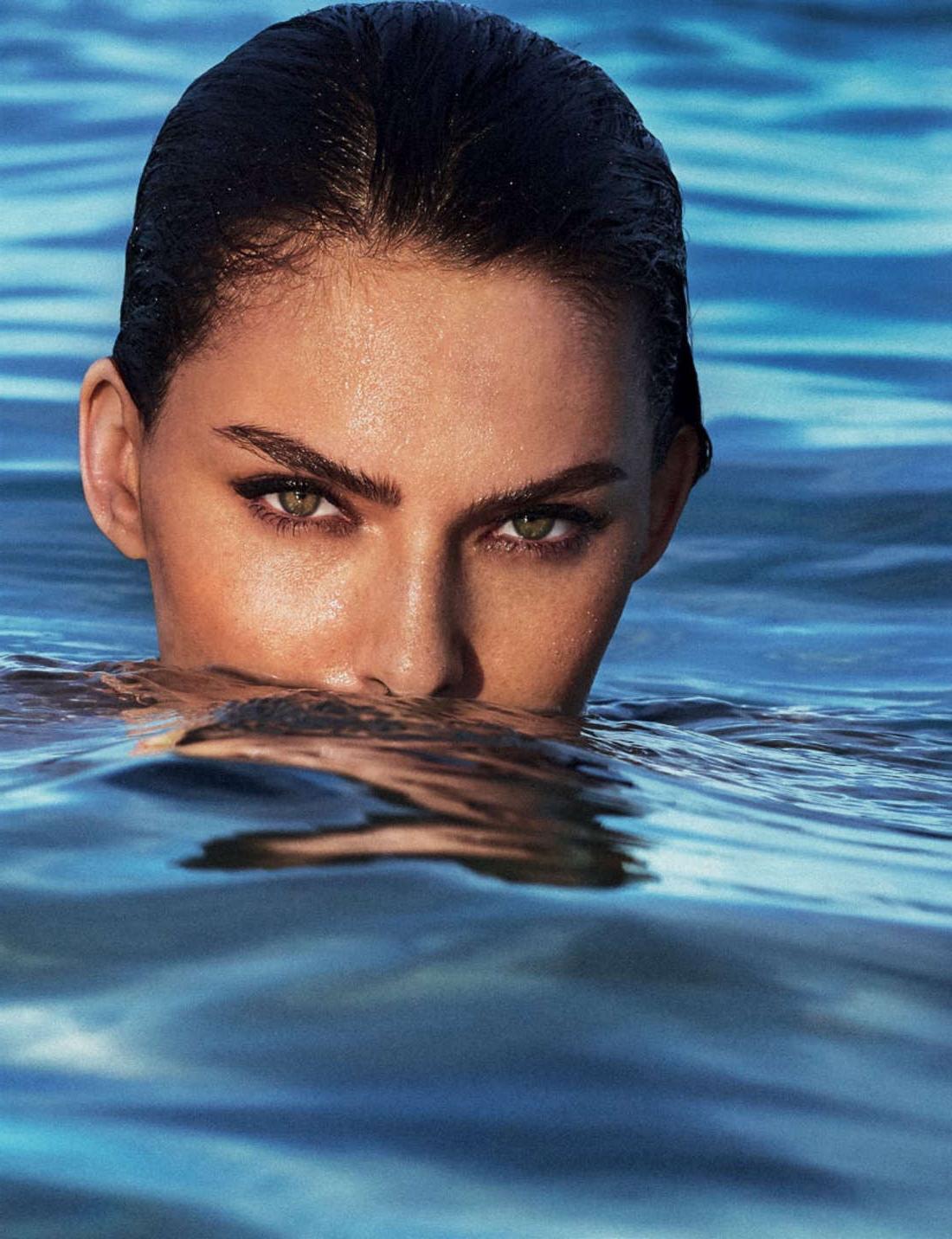 16P Alyssa Miller in a very sexy beach photoshoot for Elle Spain Magazine June 2015 